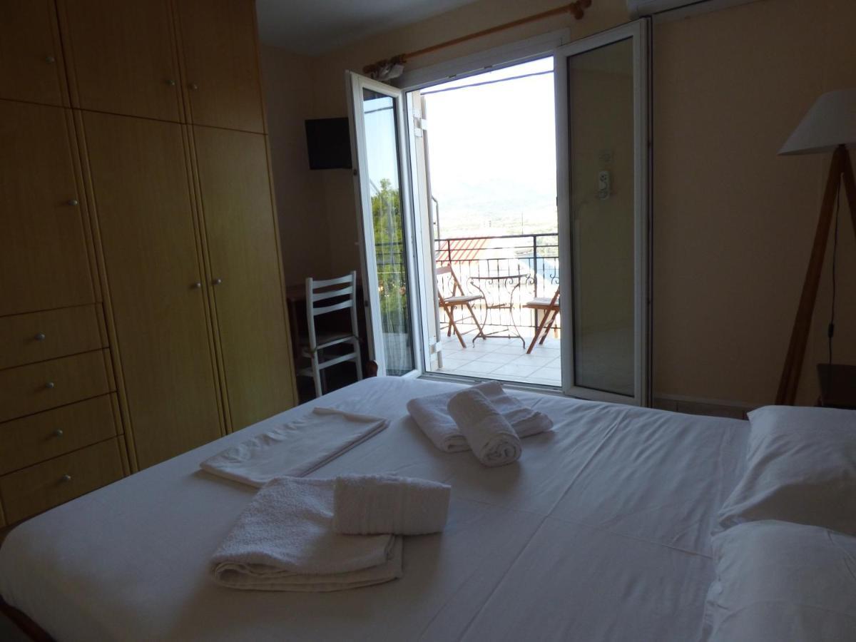 Anna Apartments Argostoli  Esterno foto